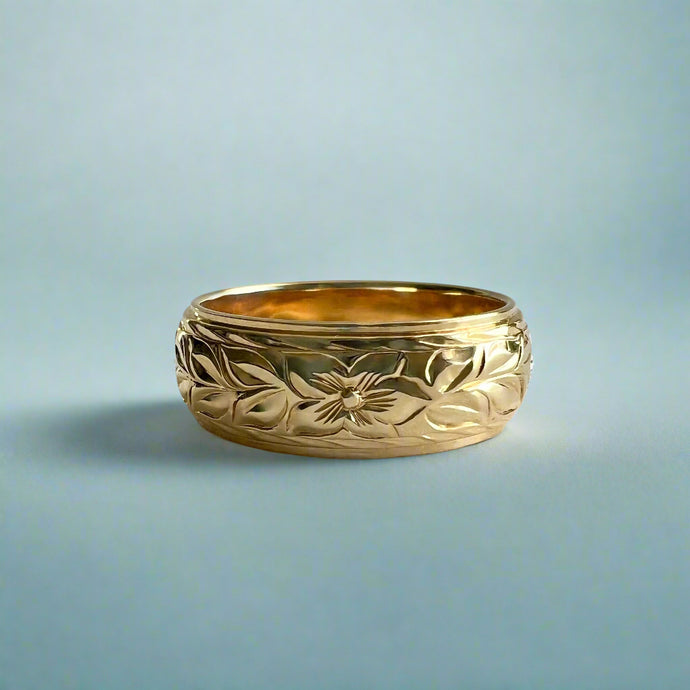 Shiny Maile & Hibiscus 8mm Hawaiian Ring in 14K Yellow Gold in size 10 1/8