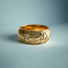 Load image into Gallery viewer, Hibiscus with leaves All Around 8mm Hawaiian Ring in 14K Yellow Gold in size 6 1/8
