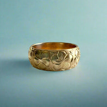 Load image into Gallery viewer, Plumeria with Leaves All Around 8mm Hawaiian Ring in 14K Yellow Gold in size 7 3/4
