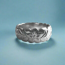 Load image into Gallery viewer, Scalloped Shiny Maile with Hibiscus &amp; Plumeria 8mm Hawaiian Ring in 14K White Gold in size 8 1/2

