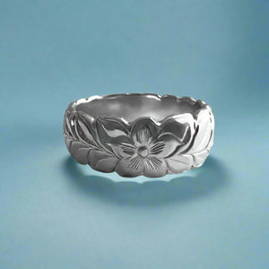 Scalloped Shiny Maile with Hibiscus & Plumeria 8mm Hawaiian Ring in 14K White Gold in size 8 1/2