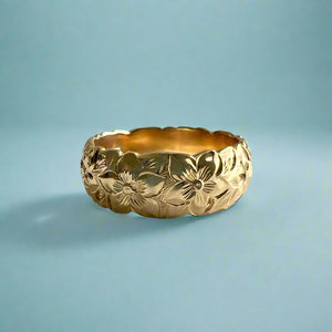 Scalloped Hibiscus with Leaves 8mm Hawaiian Ring in 14K Yellow Gold in size 9 1/2