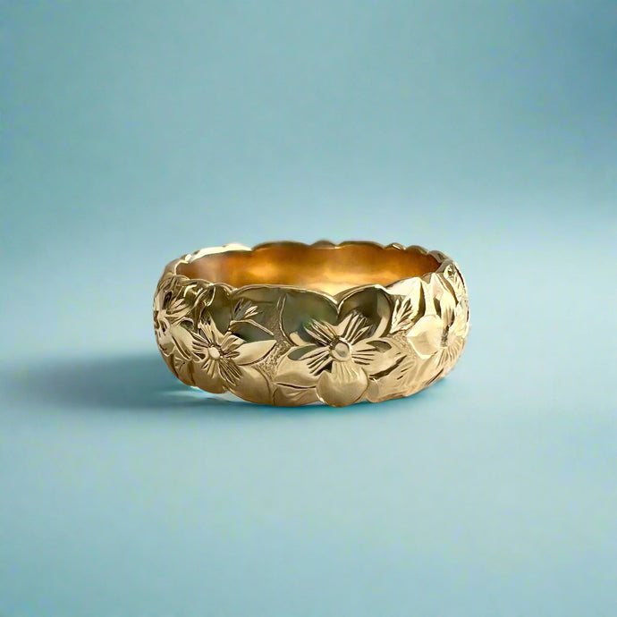 Scalloped Hibiscus with Leaves 8mm Hawaiian Ring in 14K Yellow Gold in size 9 1/2