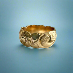 Scalloped Old English & Hibiscus 8mm Hawaiian Ring in 14K Yellow Gold in size 5 1/4