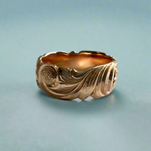Load image into Gallery viewer, Scalloped Old English &amp; Hibiscus 8mm Hawaiian Ring in 14K Pink Gold in size 7 1/4
