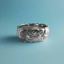 Load image into Gallery viewer, Scalloped Old English &amp; Plumeria with Leaves 8mm Ring in 14K White Gold in size 7 1/4

