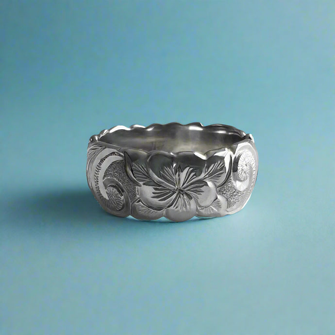 Scalloped Old English & Plumeria with Leaves 8mm Ring in 14K White Gold in size 7 1/4