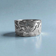 Load image into Gallery viewer, Maile &amp; Hibiscus 10mm Flat Ring with Diamond in 14K White Gold in size 6 3/4
