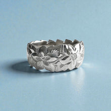 Load image into Gallery viewer, Scalloped Shiny Maile &amp; Hibiscus with Leaves &amp; Diamond 10mm Ring in 14K White Gold in 12 1/8
