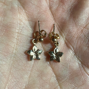 Flat plumeria Yellow gold earrings