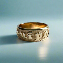 Load image into Gallery viewer, Raised Long Leaf Maile and Hibiscus 8mm &quot;Kuuipo&quot; Ring in 14K Yellow Gold in size 8 1/8
