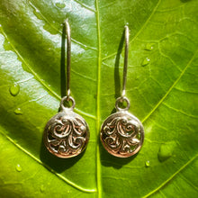 Load image into Gallery viewer, Round Filigree Dangle Hawaiian Earrings
