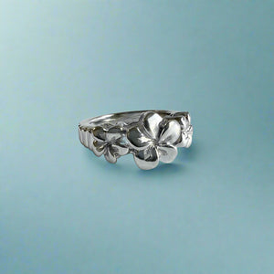 Scalloped Three Plumeria with Ridge Hawaiian Flower Ring in 14K White Gold