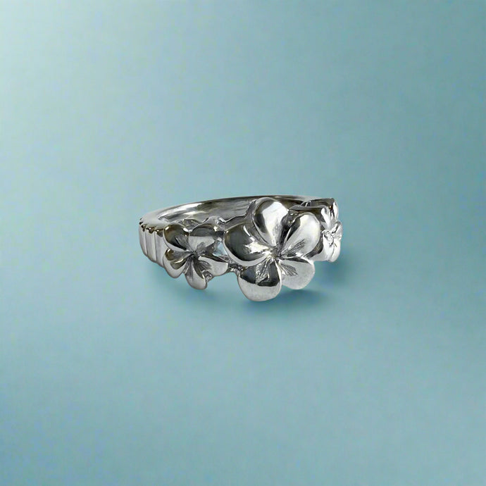 Scalloped Three Plumeria with Ridge Hawaiian Flower Ring in 14K White Gold