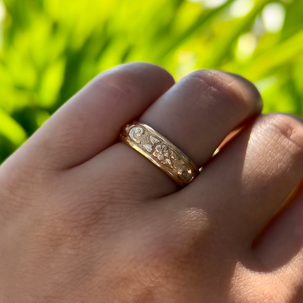 Raised Old English and Plumeria with Leaves 6mm Ring in 14K Yellow Gold in size 7