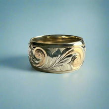 Load image into Gallery viewer, Tri-Color Hawaiian Haku Lei 12mm Ring in 14K Gold
