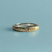 Load image into Gallery viewer, Multicolor Hawaiian Haku Leilani 3mm Ring in 14K Gold
