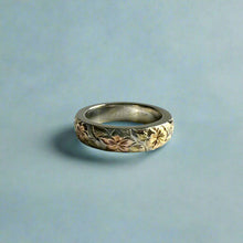 Load image into Gallery viewer, Multicolor Hawaiian Haku Leilani 4mm Ring in 14K Gold
