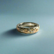 Load image into Gallery viewer, Multicolor Hawaiian Haku Leilani 4mm Ring in 14K Gold
