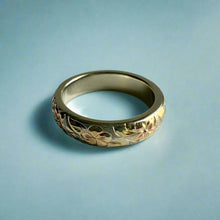 Load image into Gallery viewer, Multicolor Hawaiian Haku Leilani 4mm Ring in 14K Gold
