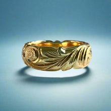 Load image into Gallery viewer, Tri-Color Scalloped 6mm Hibiscus &amp; Old English Hawaiian Ring in 14K Gold
