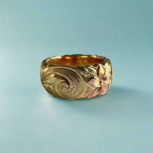 Tri-Color Scalloped 8mm Hibiscus & Old English Hawaiian Ring in 14K Gold
