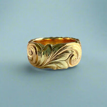 Load image into Gallery viewer, Tri-Color Scalloped 8mm Hibiscus &amp; Old English Hawaiian Ring in 14K Gold
