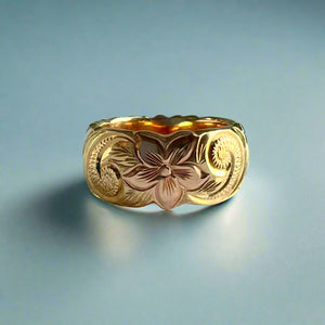 Tri-Color Scalloped 8mm Hibiscus & Old English Hawaiian Ring in 14K Gold