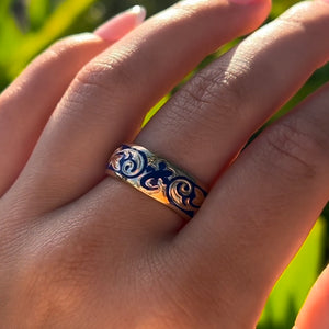 Ali'i 8mm Ring with Gecko in 14K Yellow Gold in size 9 1/4