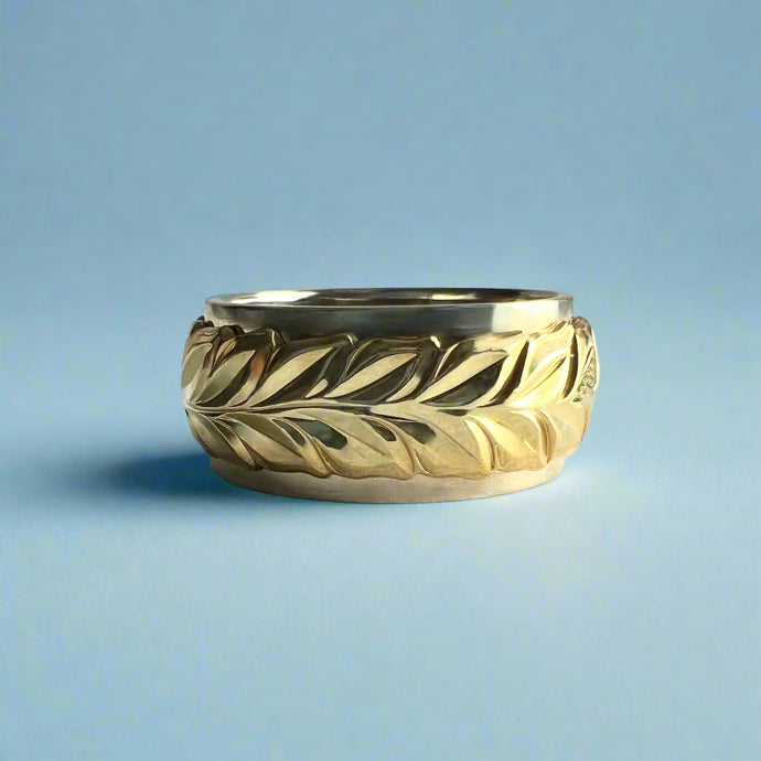 Two-Tone Scalloped Top Maile 10mm Ring in 14K White & Green Gold