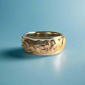Tri-Color Scalloped Top Old English & Hibiscus 8mm Ring in 14K Gold