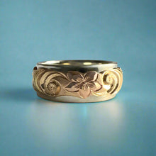 Load image into Gallery viewer, Tri-Color Scalloped Top Old English &amp; Hibiscus 8mm Ring in 14K Gold
