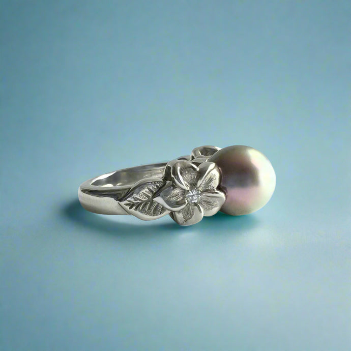 Plumeria with Leaf & Diamonds Pearl Ring in Platinum in size 6 1/2