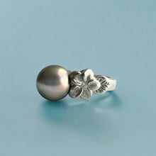 Load image into Gallery viewer, Plumeria with Leaf &amp; Diamonds Pearl Ring in Platinum in size 6 1/2
