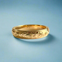 Load image into Gallery viewer, Shiny Old English &amp; Hibiscus 4mm Hawaiian Ring in 14K Yellow Gold
