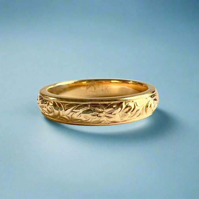 Shiny Old English & Hibiscus 4mm Hawaiian Ring in 14K Yellow Gold