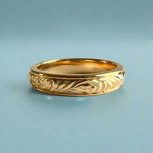 Shiny Old English & Hibiscus 4mm Hawaiian Ring in 14K Yellow Gold