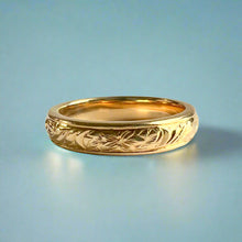 Load image into Gallery viewer, Shiny Old English &amp; Hibiscus 4mm Hawaiian Ring in 14K Yellow Gold
