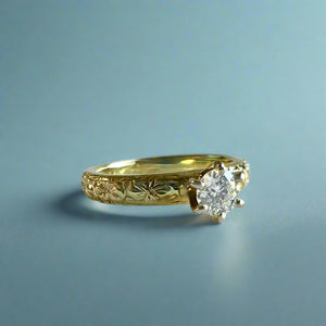 Kaimana Kula Plumeria with Leaves 3mm Solitaire Ring with Diamond in 14K Green Gold in size 3 7/8
