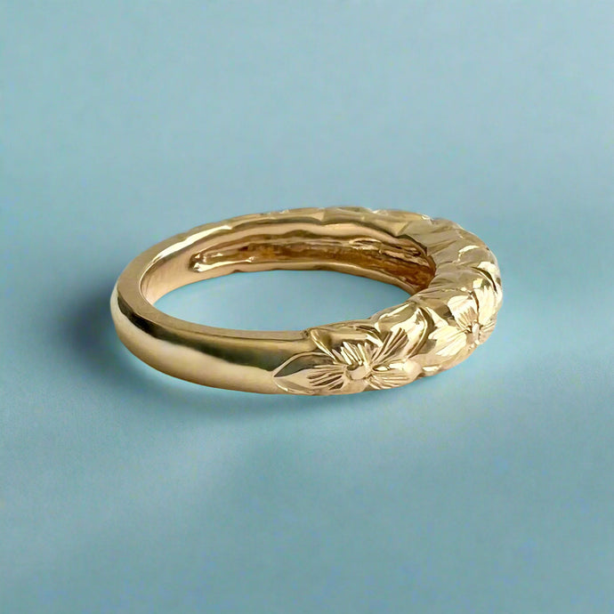 Kaimana Hibiscus Ring in 14K Yellow Gold in size 6 3/4