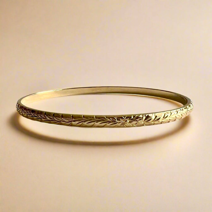 Maile & Hibiscus 4mm Bangle Bracelet in 14K Yellow Gold