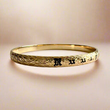Load image into Gallery viewer, Maile &amp; Hibiscus 6mm &quot;Kuuipo&quot; Bangle Bracelet in 14K Yellow Gold
