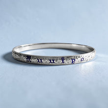 Load image into Gallery viewer, Shiny Maile &amp; Hibiscus 6mm "Kuuipo" Bangle Bracelet in 14K White Gold in size 7 1/2
