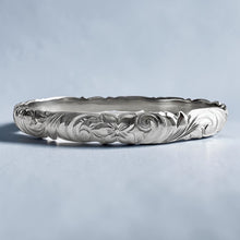 Load image into Gallery viewer, Scalloped Old English with Hibiscus &amp; Plumeria 8mm Bangle Bracelet in 14K White Gold in size 7 5/8
