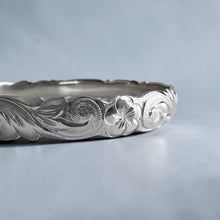 Load image into Gallery viewer, Scalloped Old English with Hibiscus &amp; Plumeria 8mm Bangle Bracelet in 14K White Gold in size 7 5/8
