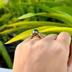 Hibiscus with Leaf Black Pearl Ring in 14K Yellow Gold in size 6 1/2