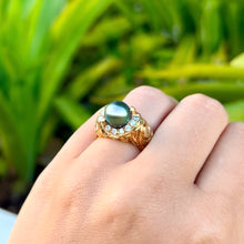 Load image into Gallery viewer, Old English &amp; Diamonds Black Pearl Ring in 14K Yellow Gold in size 5 1/2

