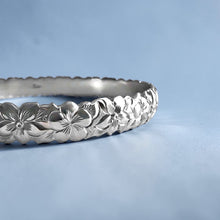 Load image into Gallery viewer, Scalloped Hibiscus &amp; Plumeria with Leaves 8mm Bangle Bracelet in 14K White Gold in size 7
