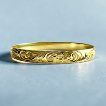 Load image into Gallery viewer, Old English &amp; Hibiscus 8mm Bangle Bracelet in 14K Green Gold in size 7 1/4

