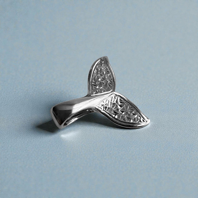 Medium Engraved Whale Tail Pendant in 18K White Gold